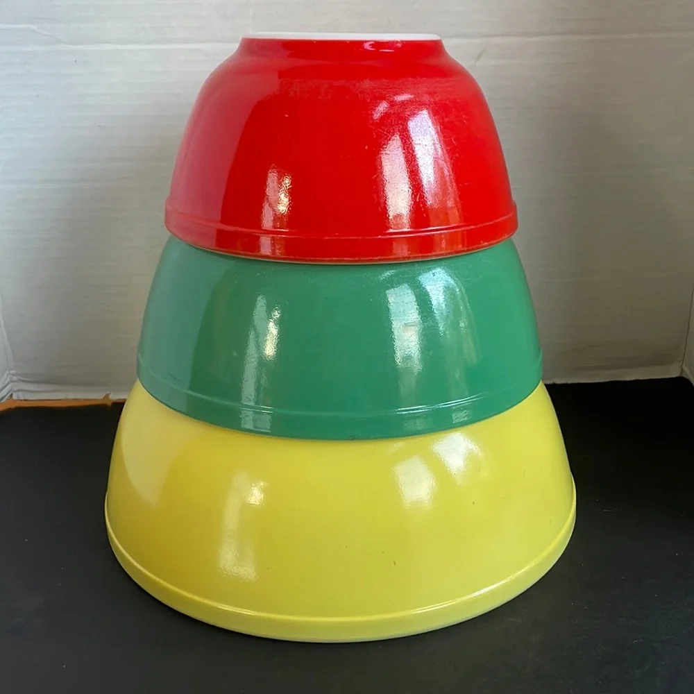 Vintage Pyrex Set 3 Primary Color Nesting Glass Mixing Bowls